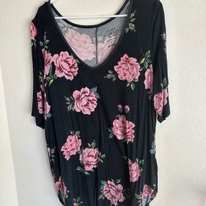 Size 2 Torrid Super Soft Knits black floral top